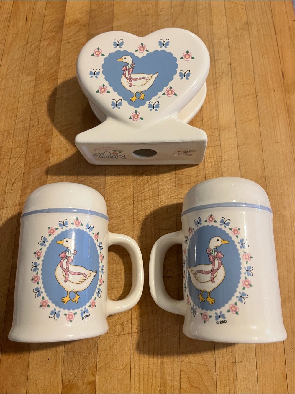 Vintage 1987 Ribbon Geese salt and pepper set with napkin holder